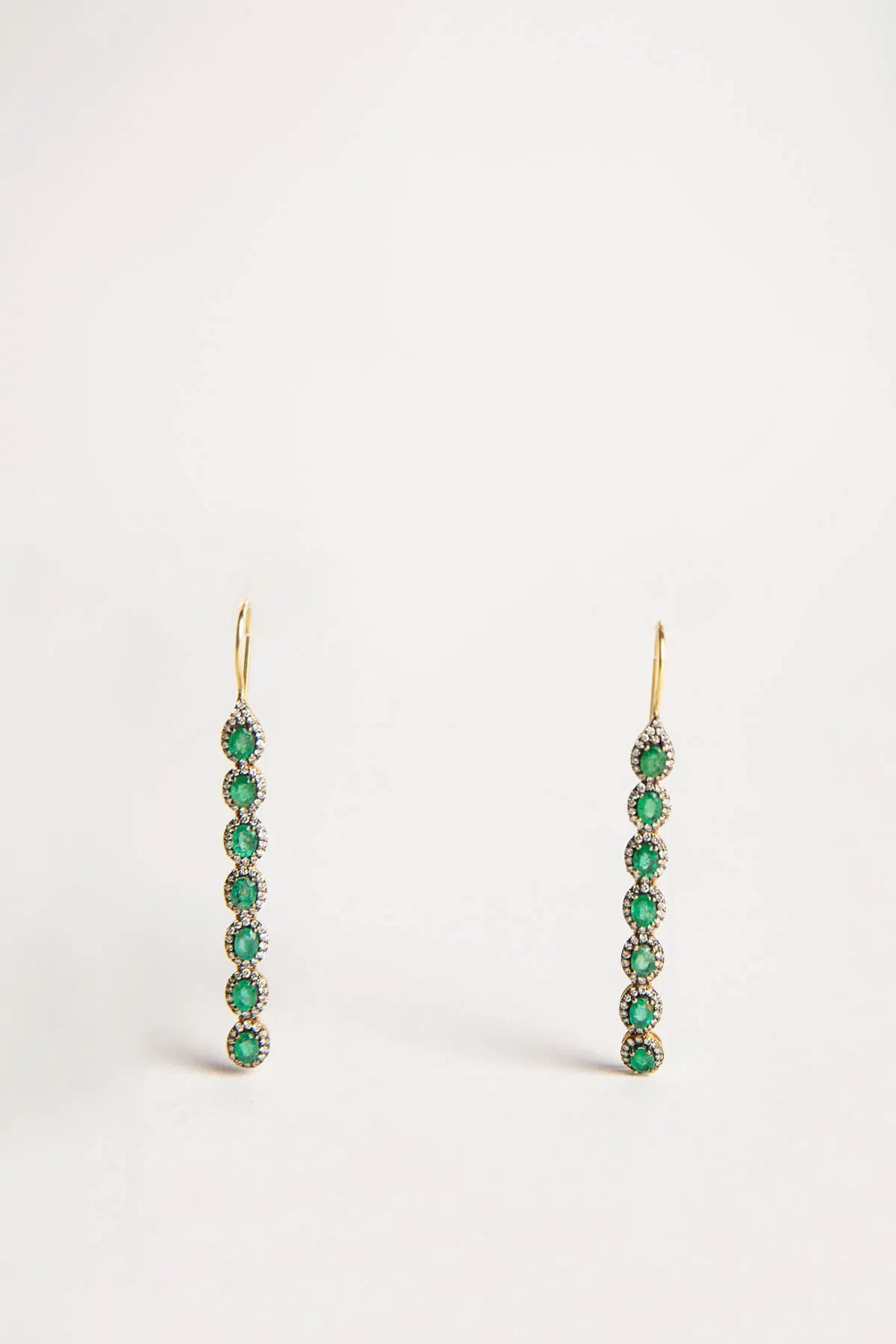 AMRAPALI LONDON | 18K YELLOW GOLD MINI RAJ EMERALD EARRINGS