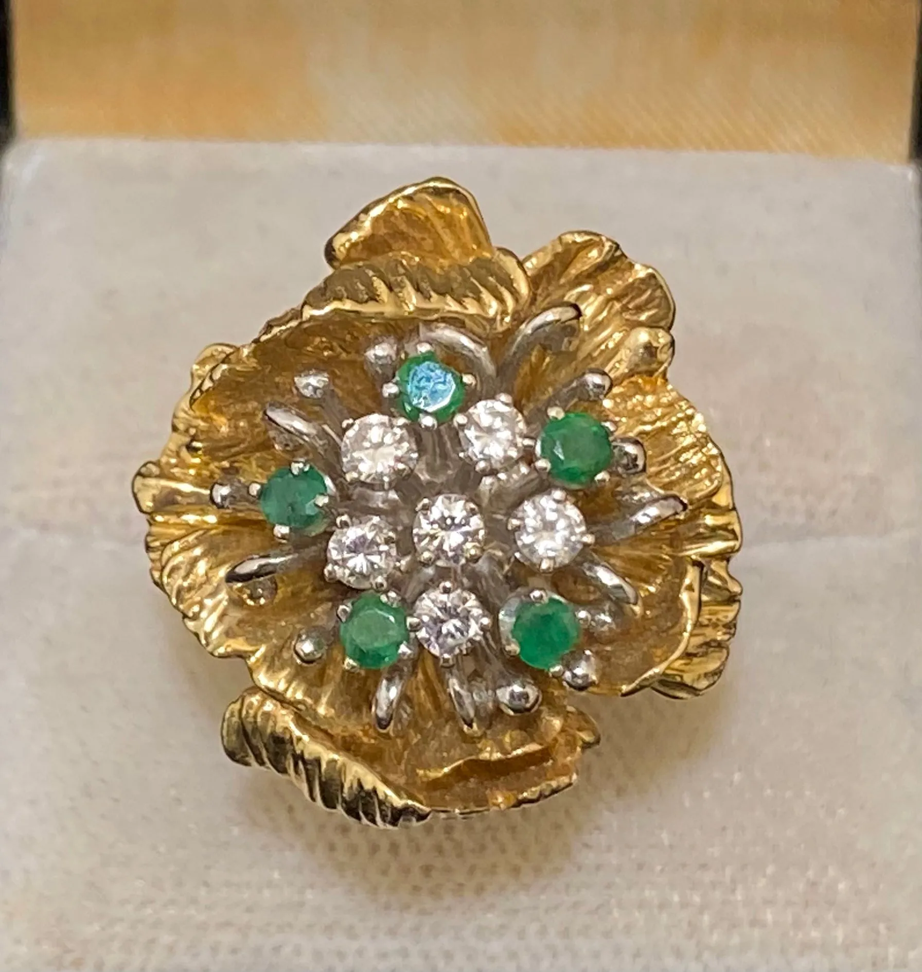 Buccellati Style European Design Solid Yellow Gold with Emerald & Diamond Flower Ring - $12K Appraisal Value w/ CoA }