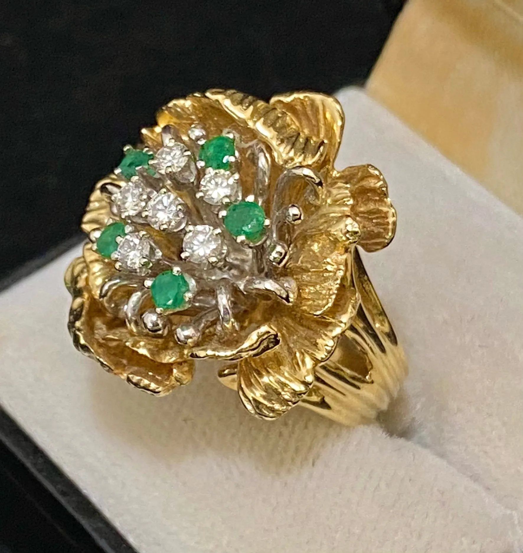 Buccellati Style European Design Solid Yellow Gold with Emerald & Diamond Flower Ring - $12K Appraisal Value w/ CoA }