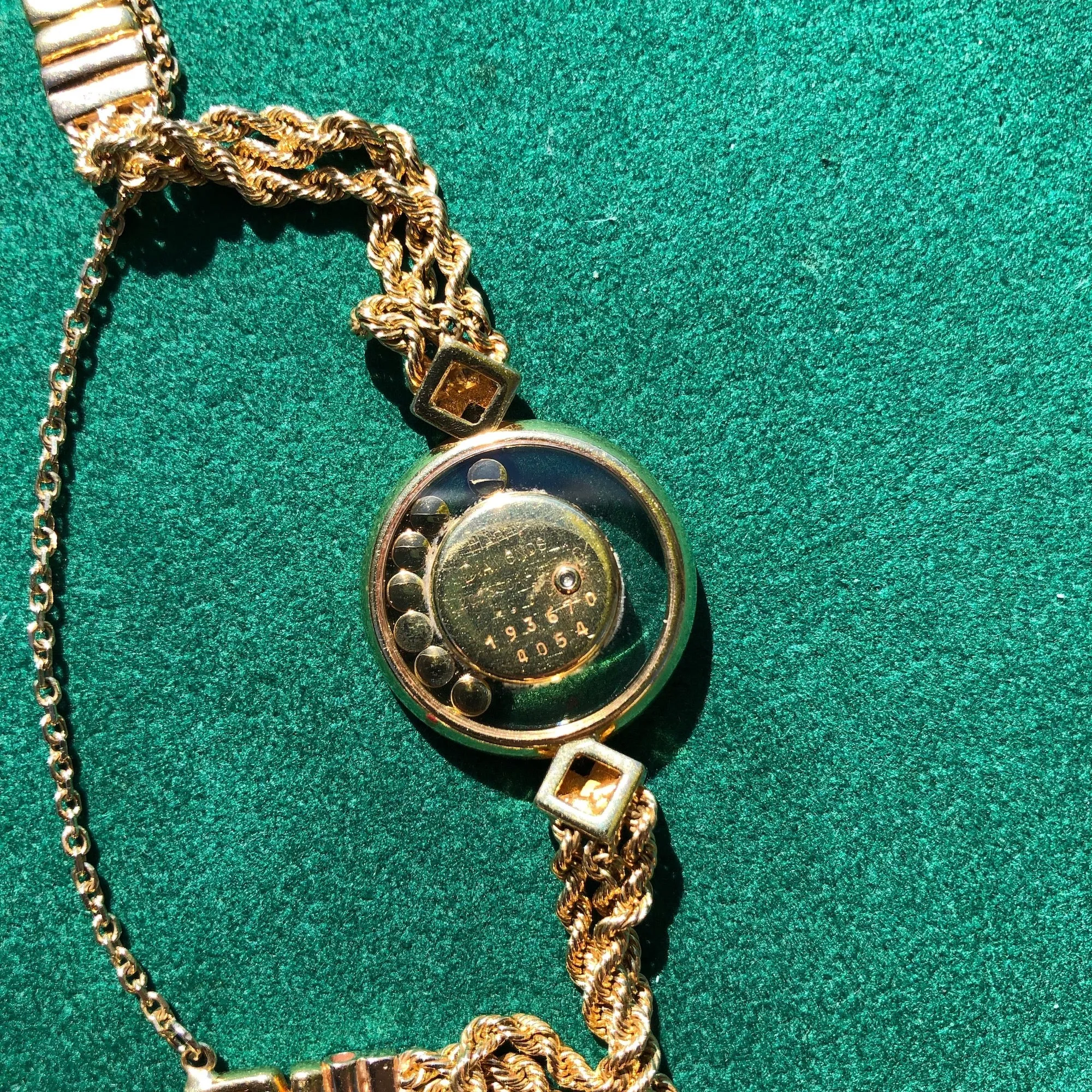 Chopard Happy Diamonds Emerald 18K Yellow Gold Ladies Wristwatch
