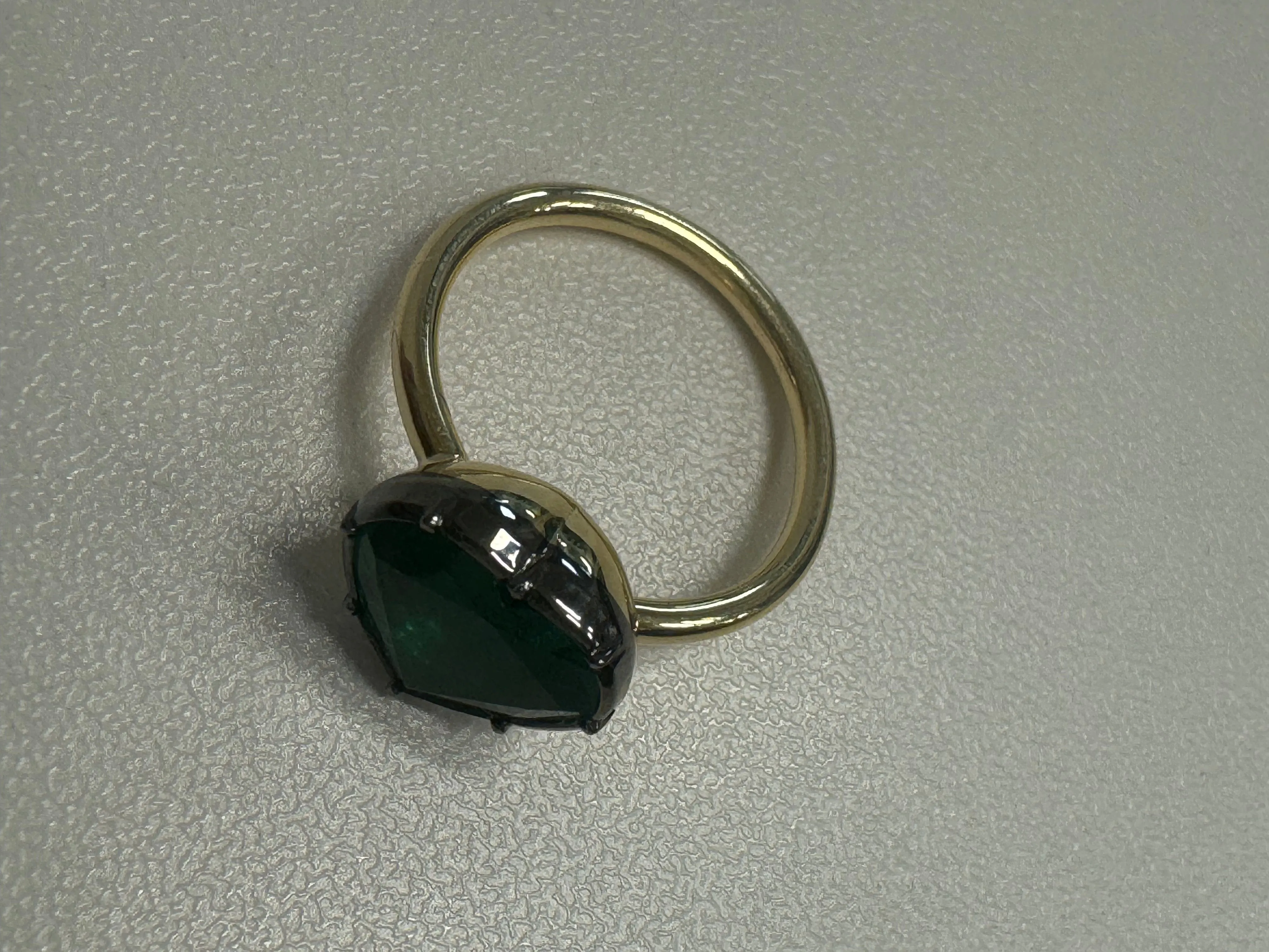 Heart-shaped Zambian emerald, 2.75 carats, in a custom ring mount AHC1956