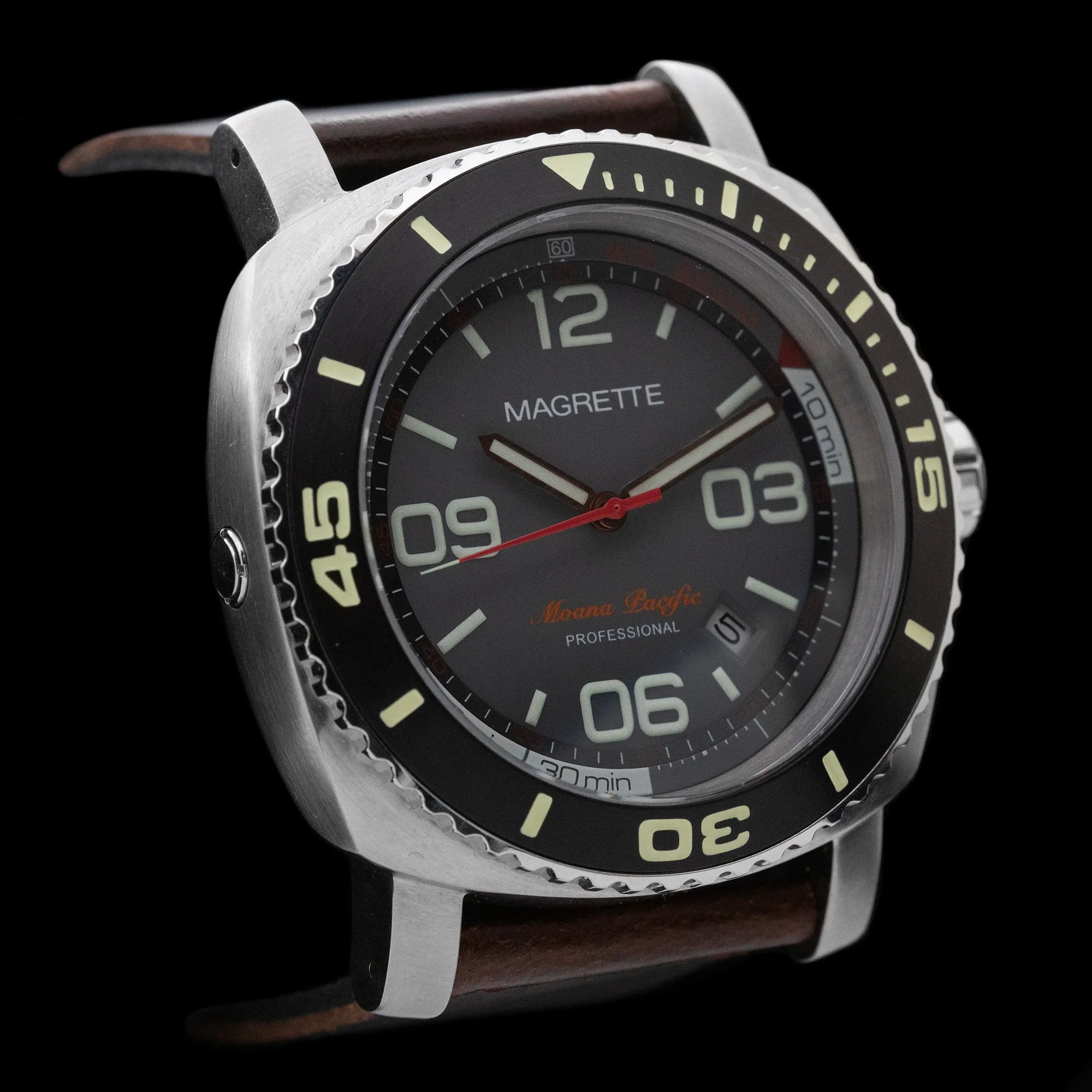 Magrette - Moana Pacific Professional Grey (NEW OLD STOCK)